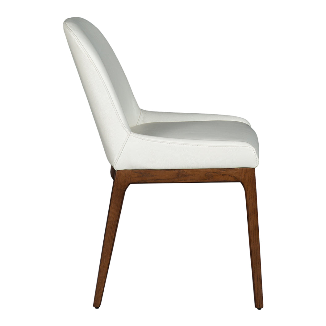 Chaise de salle à manger rembourrée en cuir et bois de chêne teinte noyer - Ann