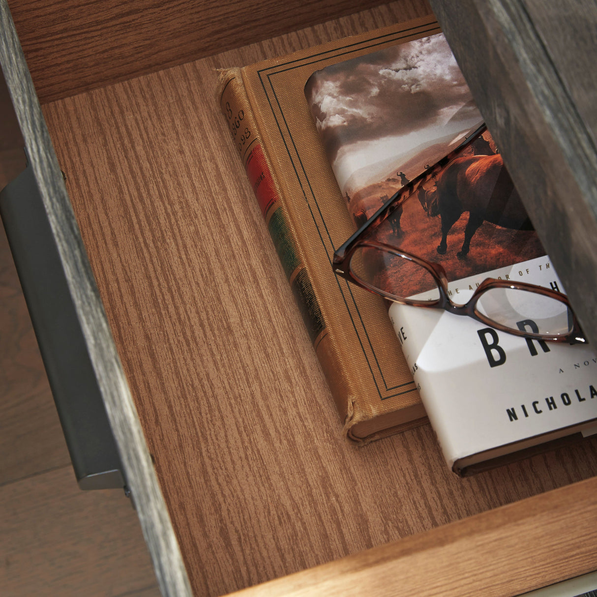 Bureau à 6 tiroirs en bois/placage gris rustique - Wynnlow