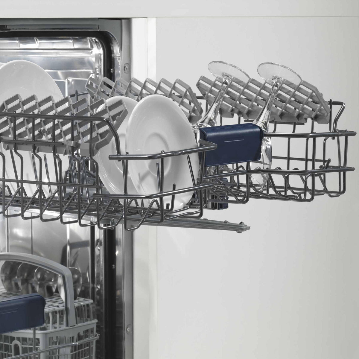 Lave-vaisselle encastrable 24 po, 49 dBA Inox 2 paniers avec Système de filtration européen à 3 voies