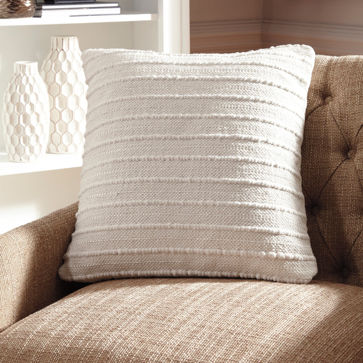 Coussin 20 x 20 po en coton crème - Theban