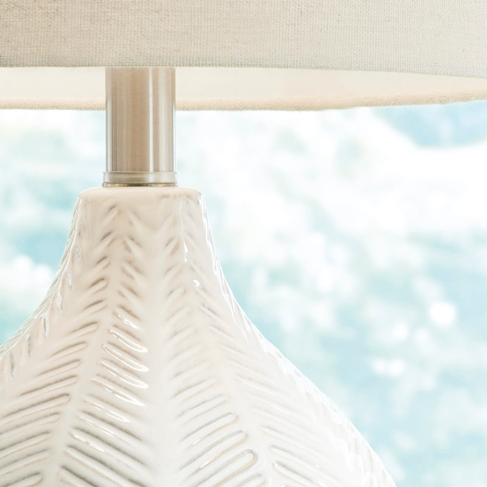 Lampe de table en céramique texturée blanche 22 po. - Rainermen