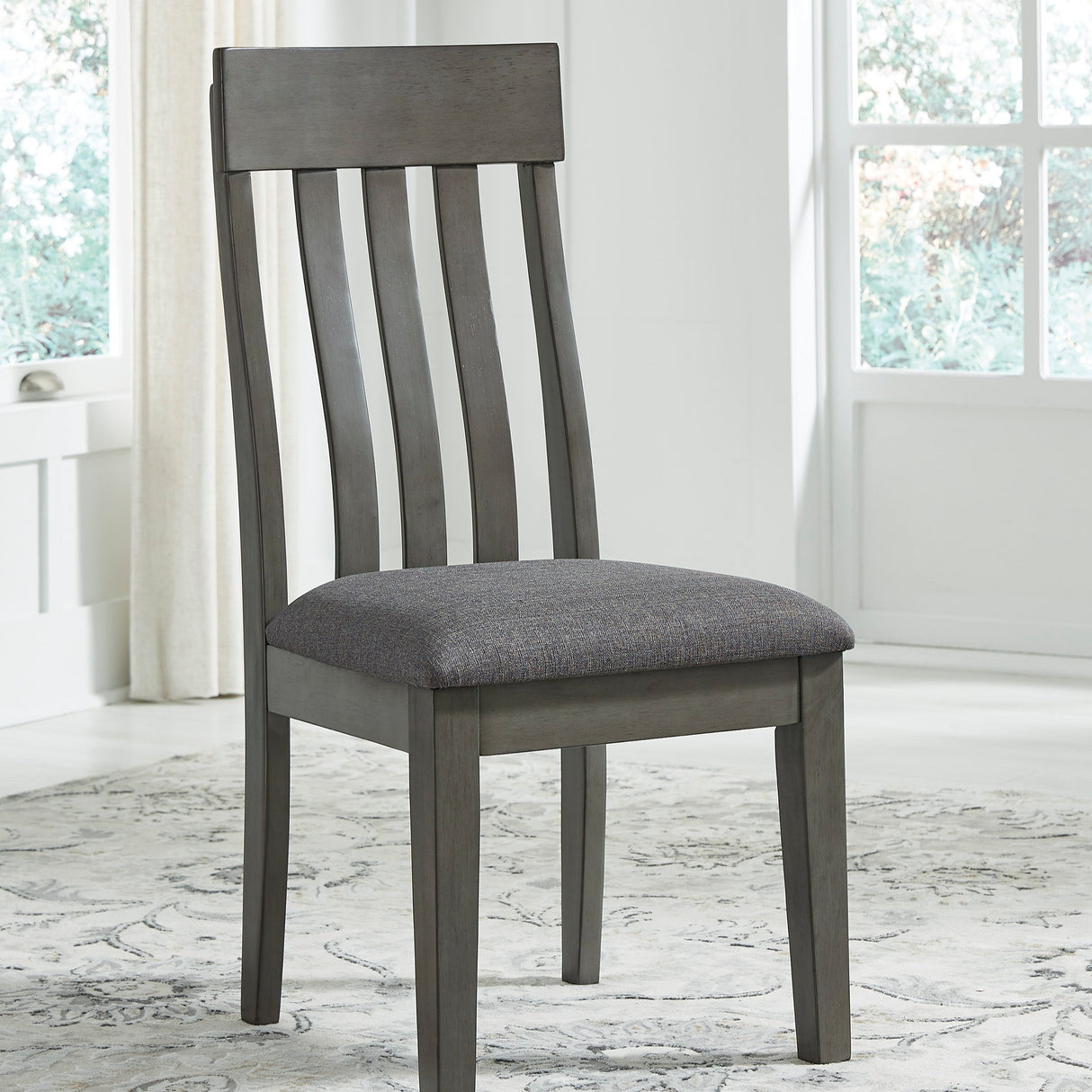 Ensemble de 2 chaises de salle à manger en bois avec assise rembourrée en tissu gris - Hallanden
