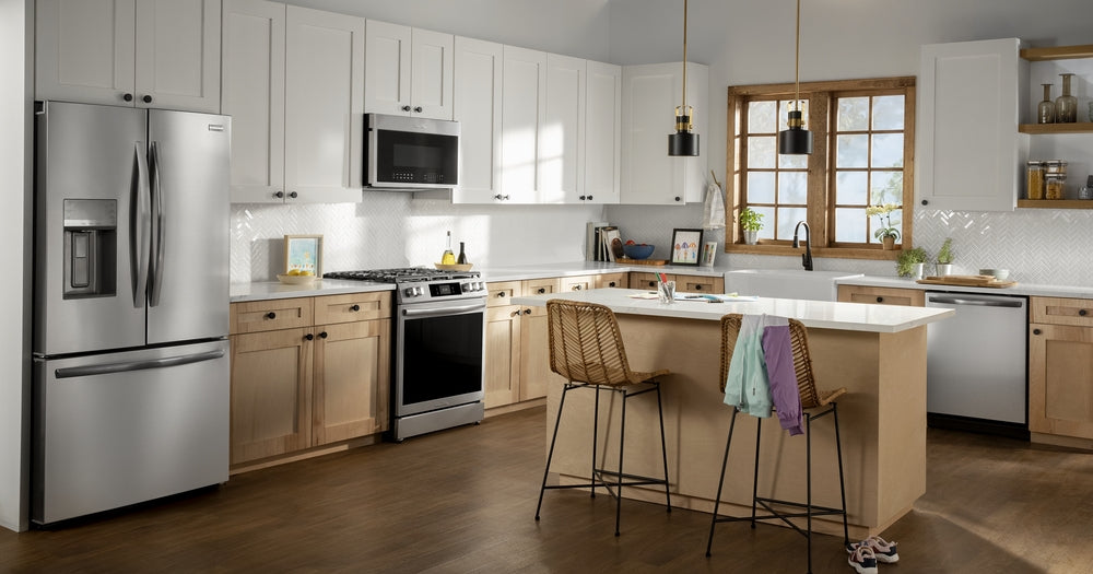 Réfrigérateur porte française 36 po, 22,6 pi³ Inox 3 portes avec distributeur d'eau