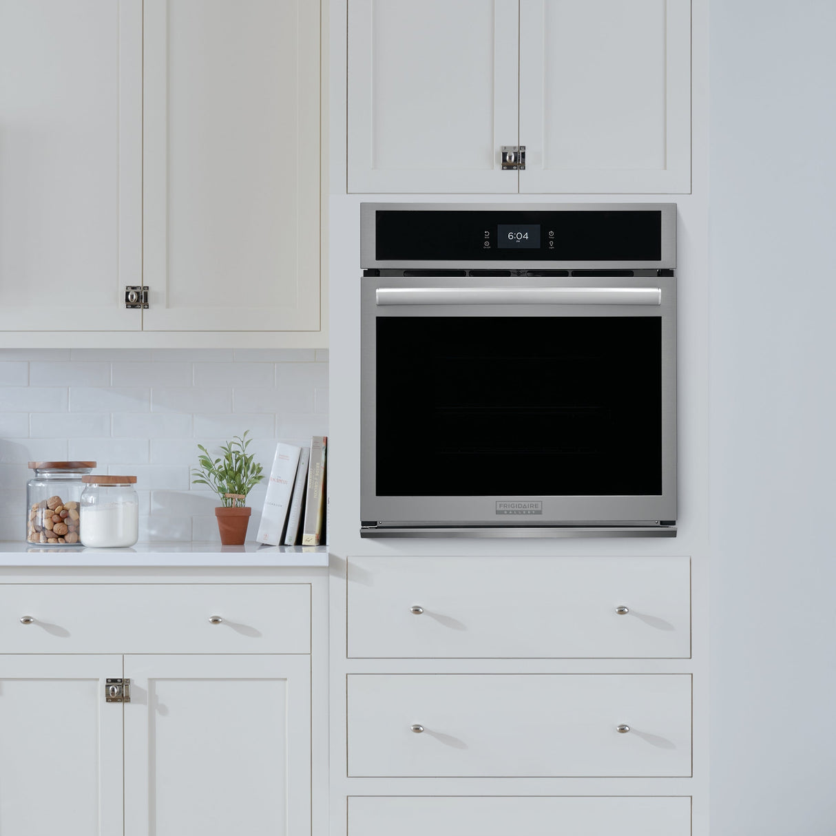 Four encastrable simple 27 po. 3,8 pi³ Inox