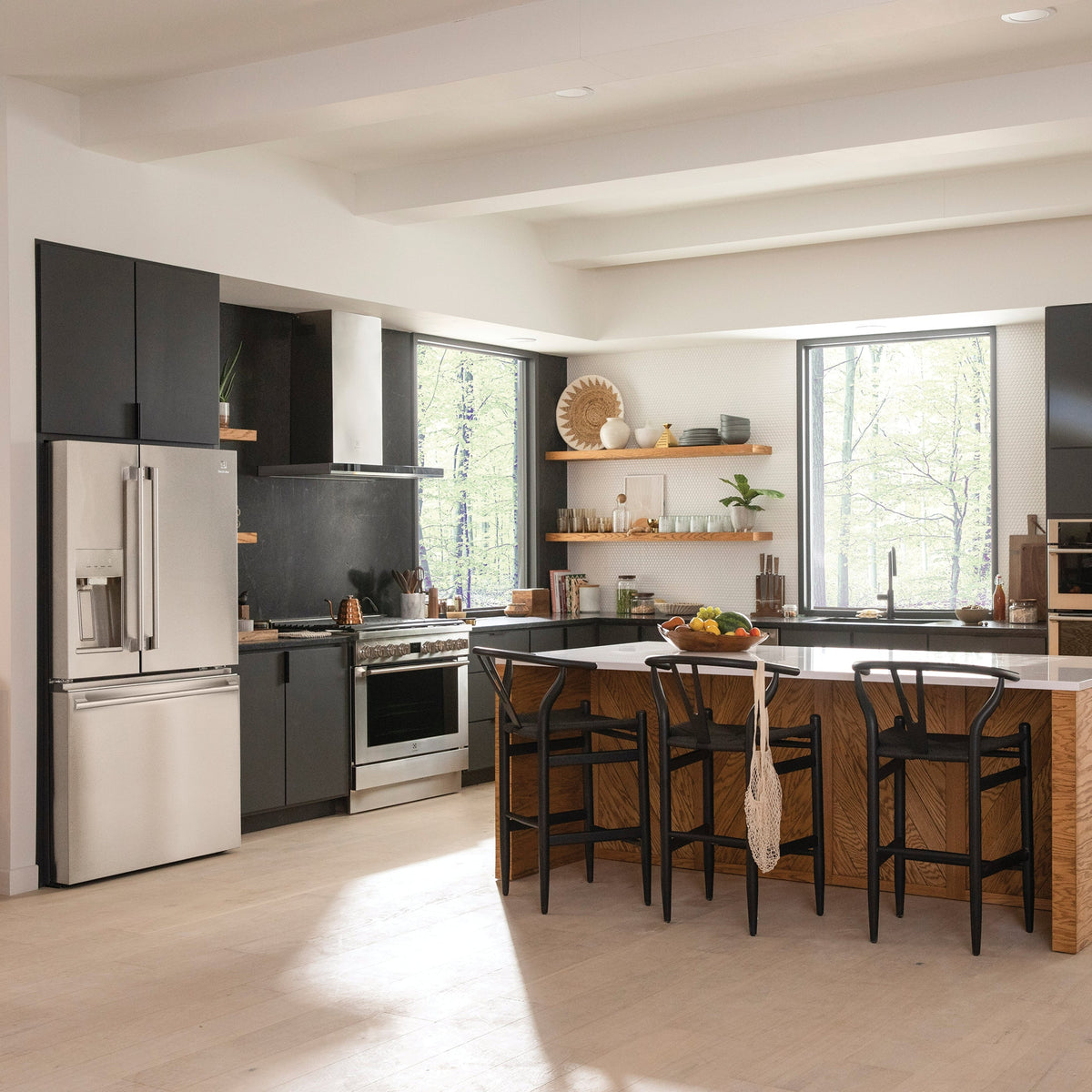 Réfrigérateur à portes françaises, profondeur comptoir 36 po, 23 pi³ Inox avec Distributeur externe d'eau/glaçons