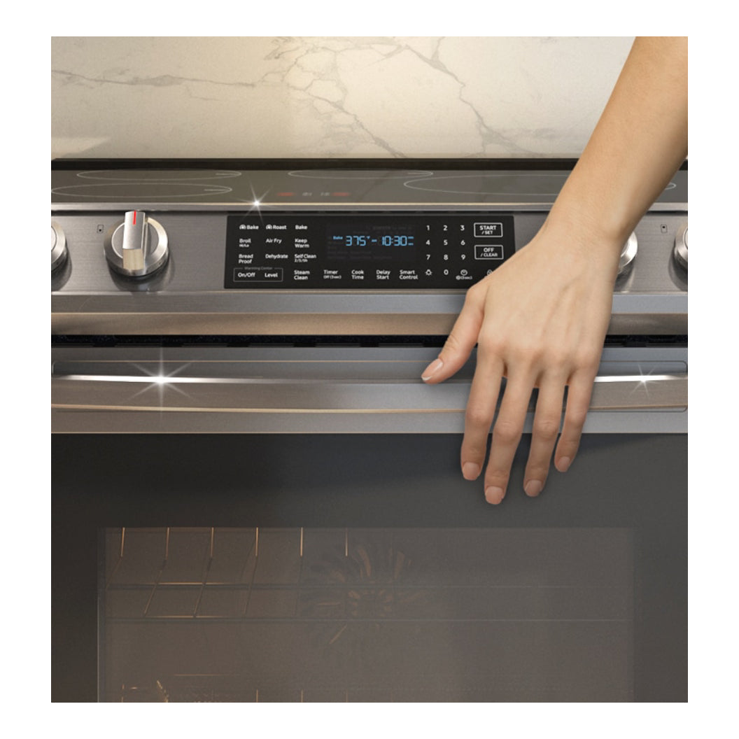 Cuisinière à induction encastrable 30 po 6,3 pi³ Inox - Air Fry et brûleur de 3800 W