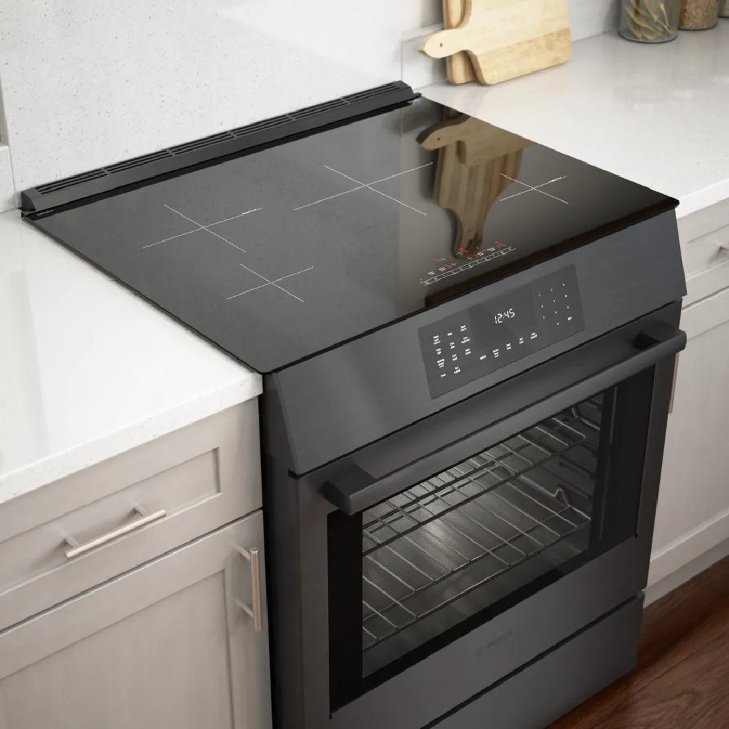 Cuisinière à induction encastrable 30 po, 4,6 pi³ Inox noir - Série 800 avec Convection pro & tiroir réchaud