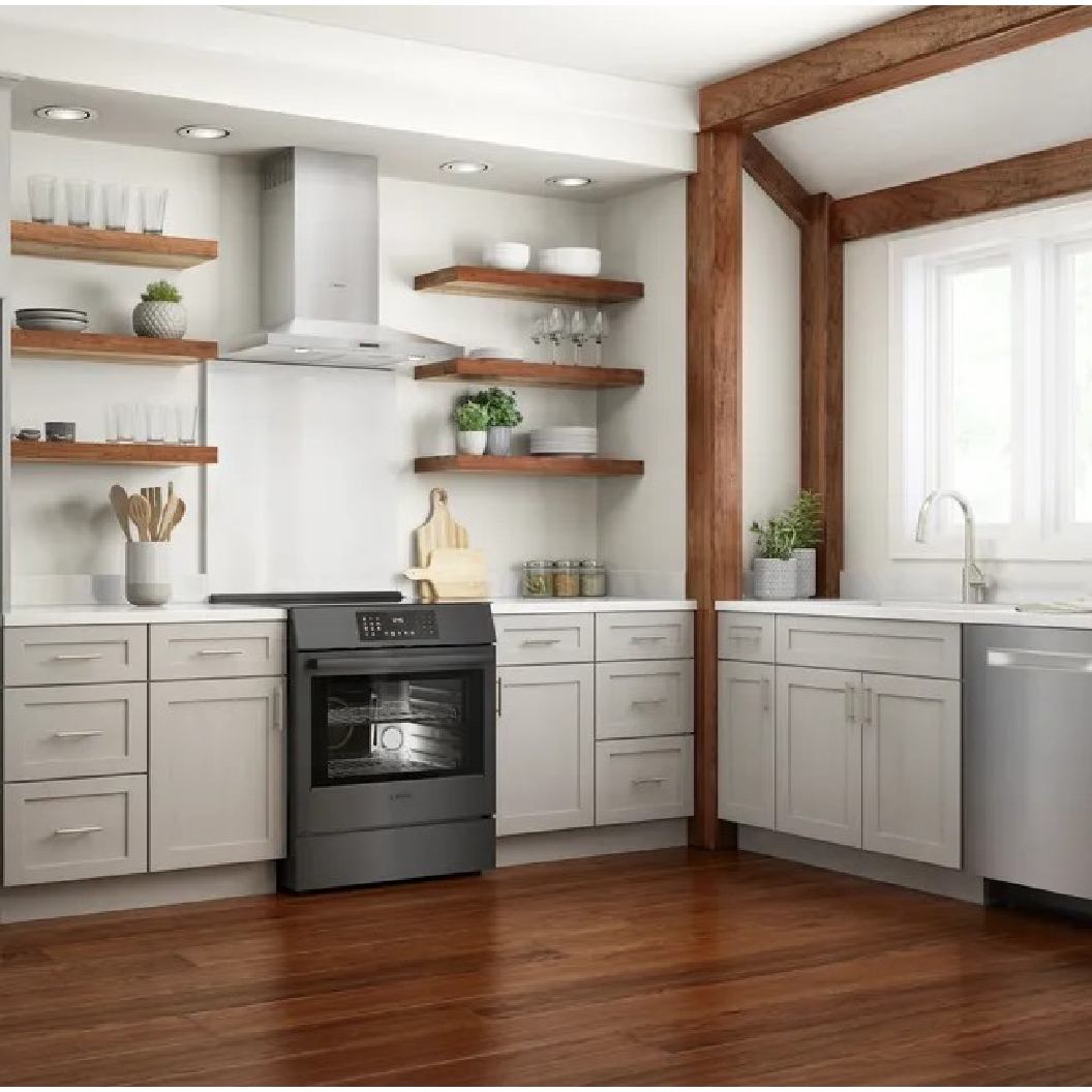 Cuisinière à induction encastrable 30 po, 4,6 pi³ Inox noir - Série 800 avec Convection pro & tiroir réchaud