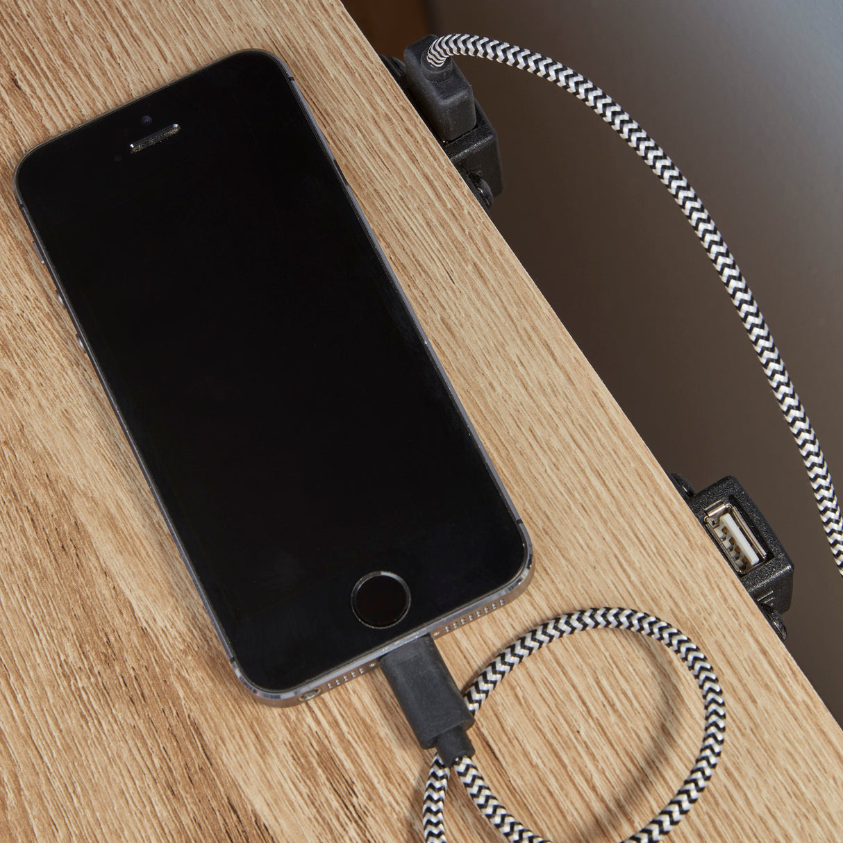 Table de chevet à 2 tiroirs en bois et placage brun clair - Hyanna