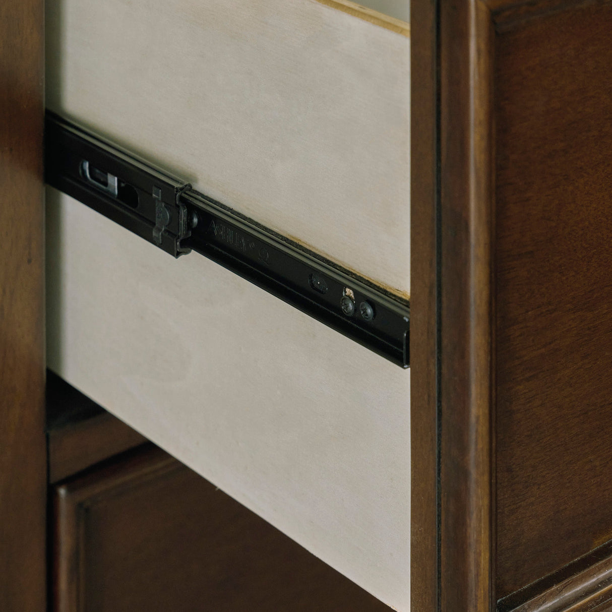 Commode à 5 tiroirs en bois/placage brun - Danabrin