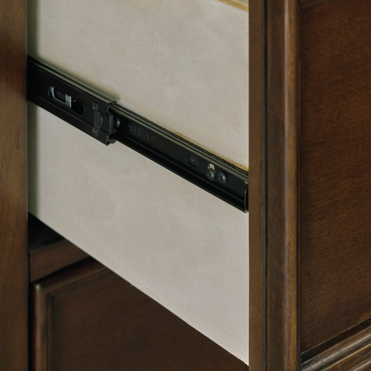 Table de chevet en bois/placage brun avec 2 tiroirs - Danabrin