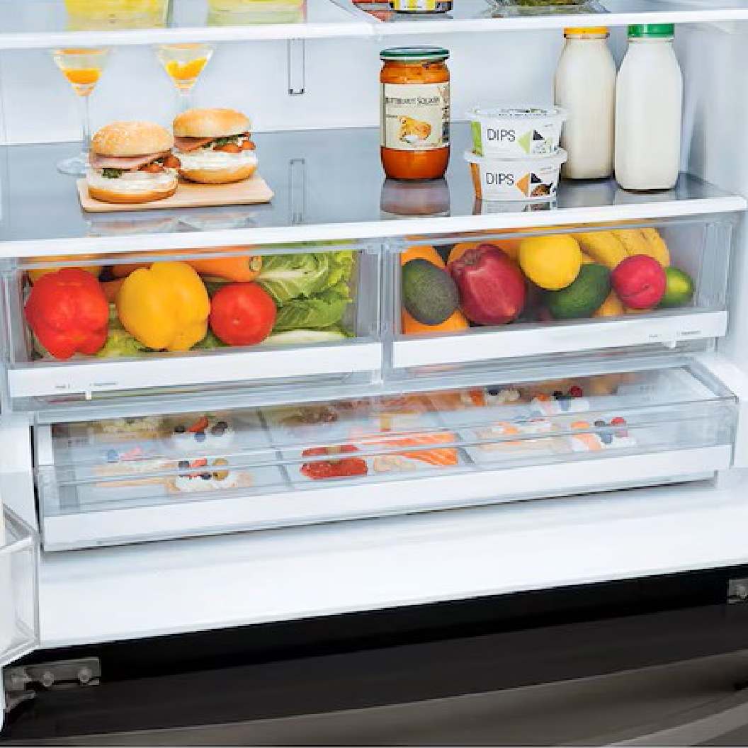 Réfrigérateur porte française 36 po, 28 pi³ à 3 portes Inox noir avec distributeur d'eau et glaçons