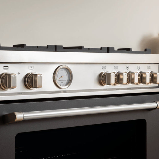 Cuisinière au gaz 36 po, 5,9 pi³ avec Convection double et Brûleur double anneau - Série Master