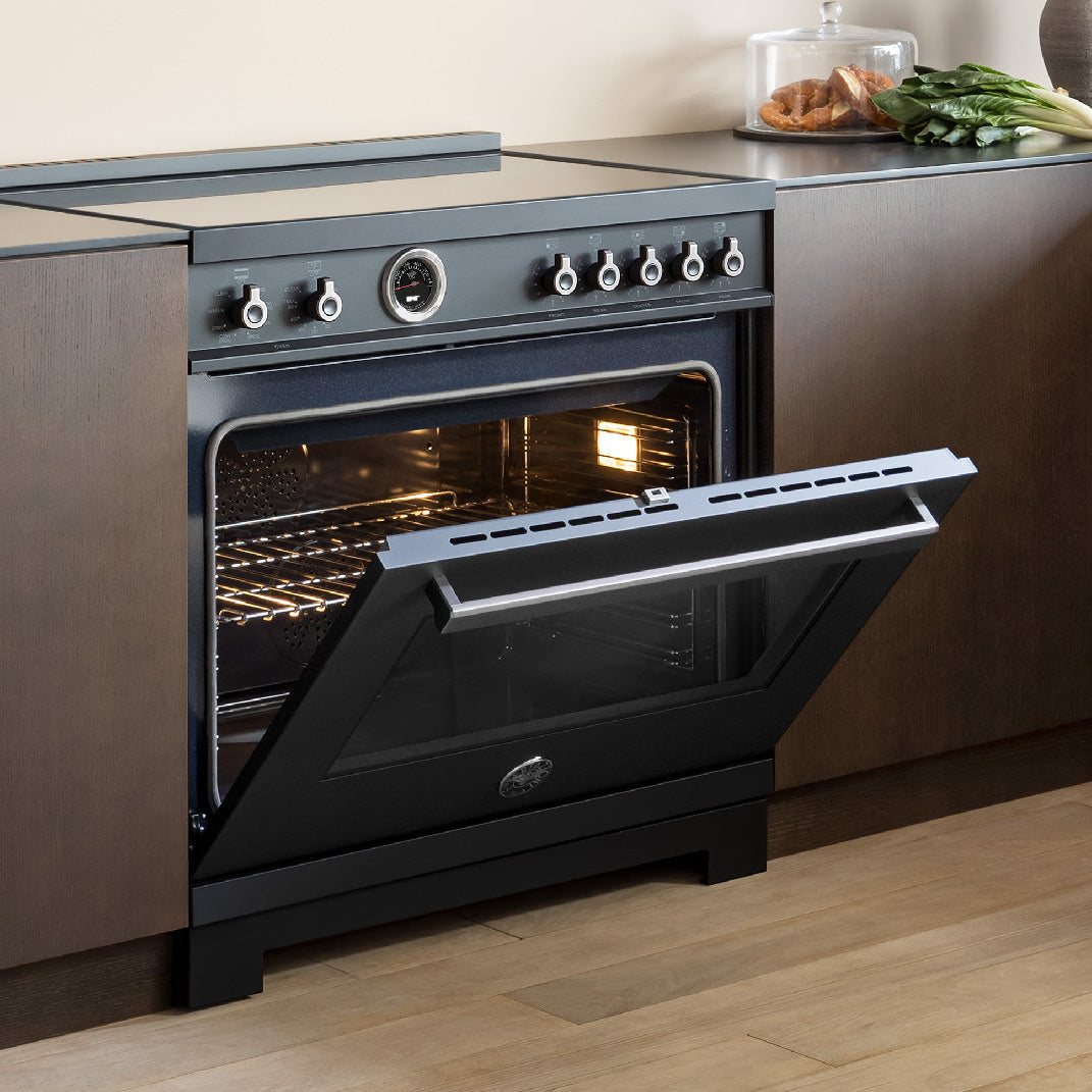 Cuisinière à induction 36 po, 5,7 pi³ avec Convection double et Air Fry - Série Professional