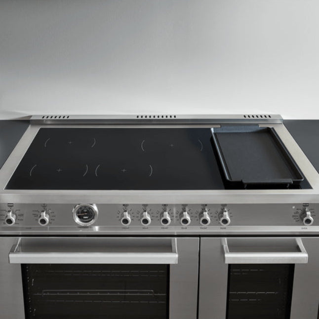 Cuisinière double à induction 48 po, 4,6 pi³ / 2,4 pi³ avec Air Fry et Autonettoyant - Série Professional