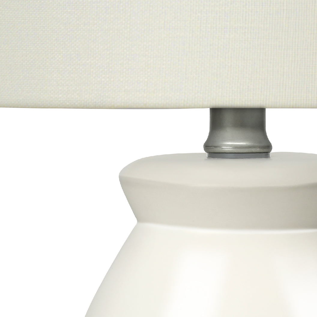 Lampe de table en céramique crème 17 po - I 9740