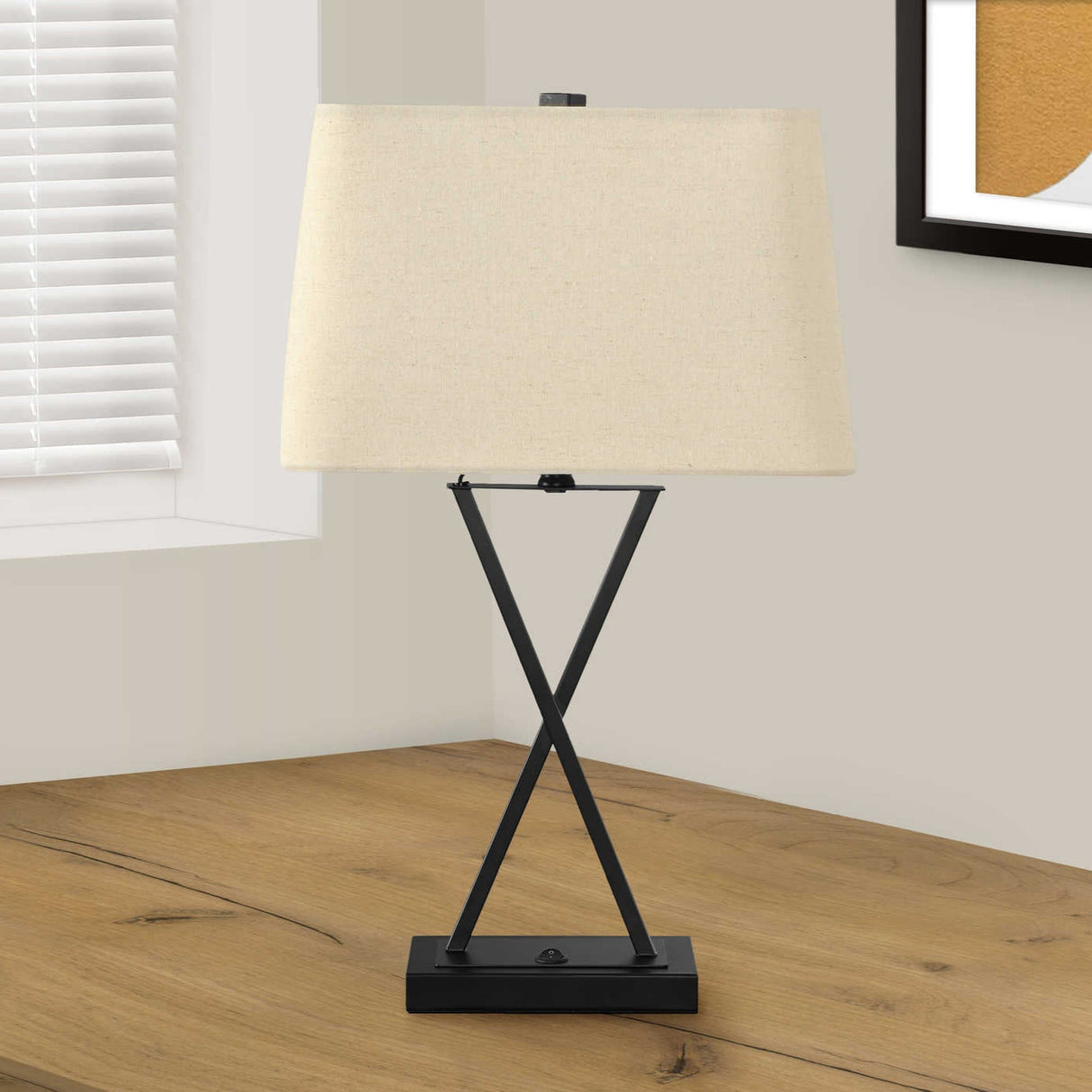 Lampe de table en métal noir avec port USB intégré 25 po - I 9638