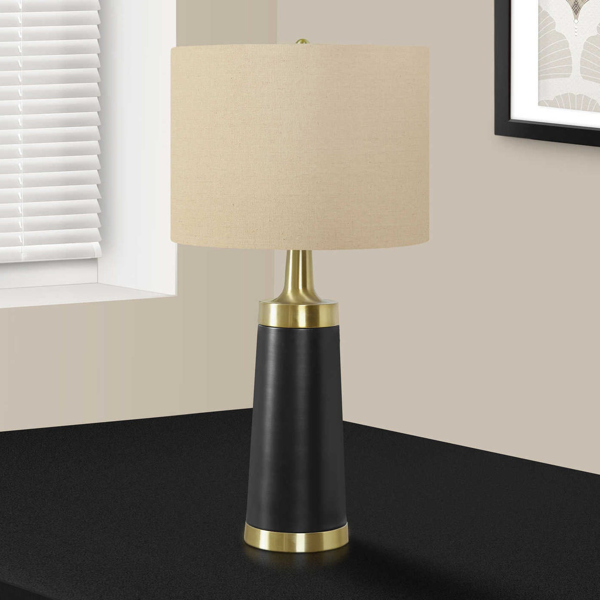 Lampe de table en métal noir et accents dorés 28 po - I 9623