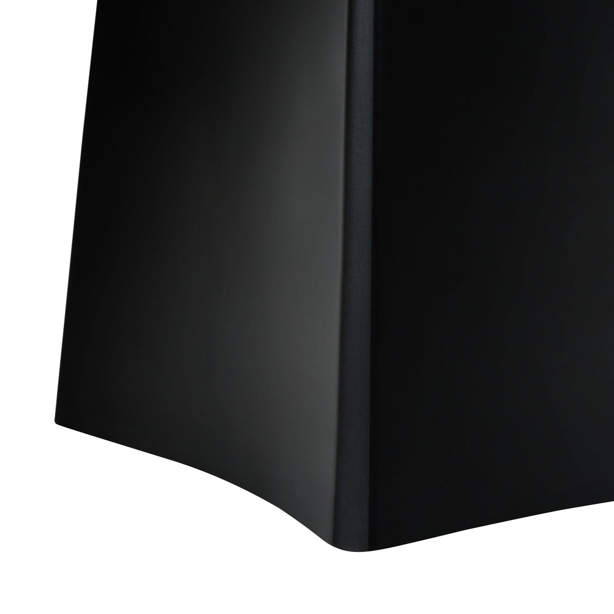 Lampe de table en résine noire 27 po - I 9726