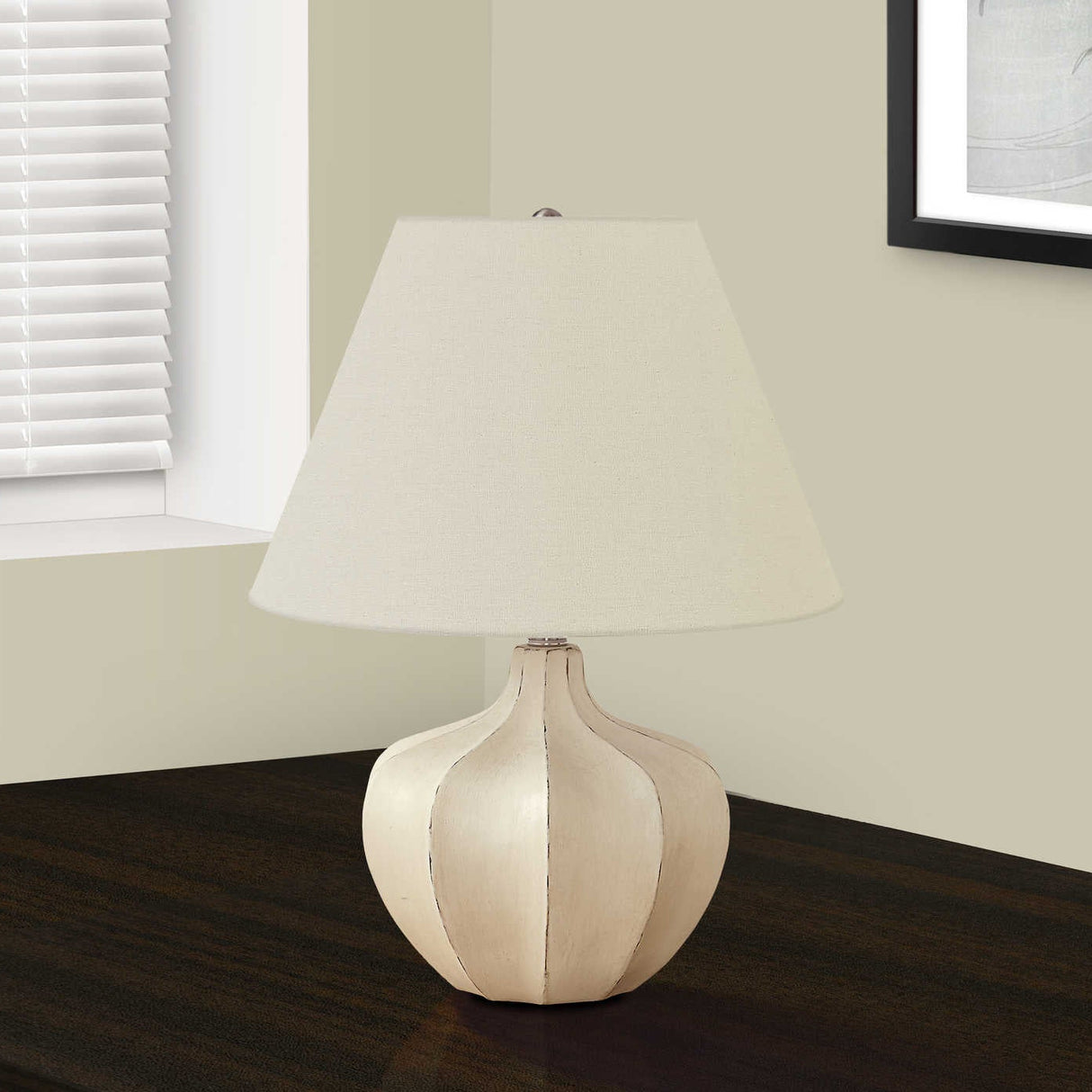 Lampe de table en résine crème texturée 21 po - I 9733