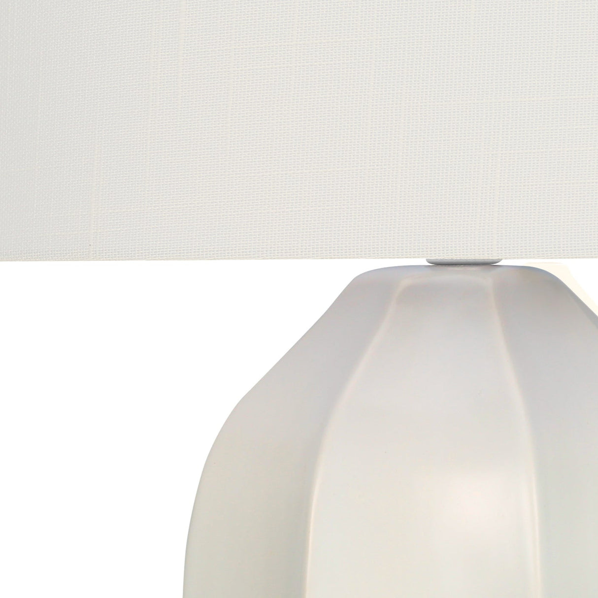 Lampe de table en céramique blanc crème 27 po.