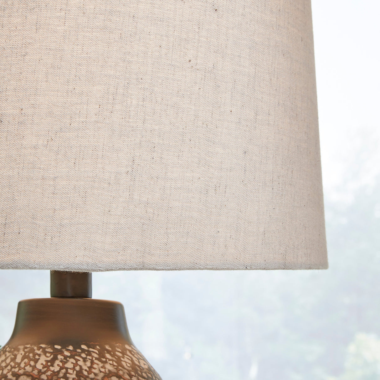 Ensemble de 2 lampes de table en métal martelé bronze antique 24 po. - Lanson