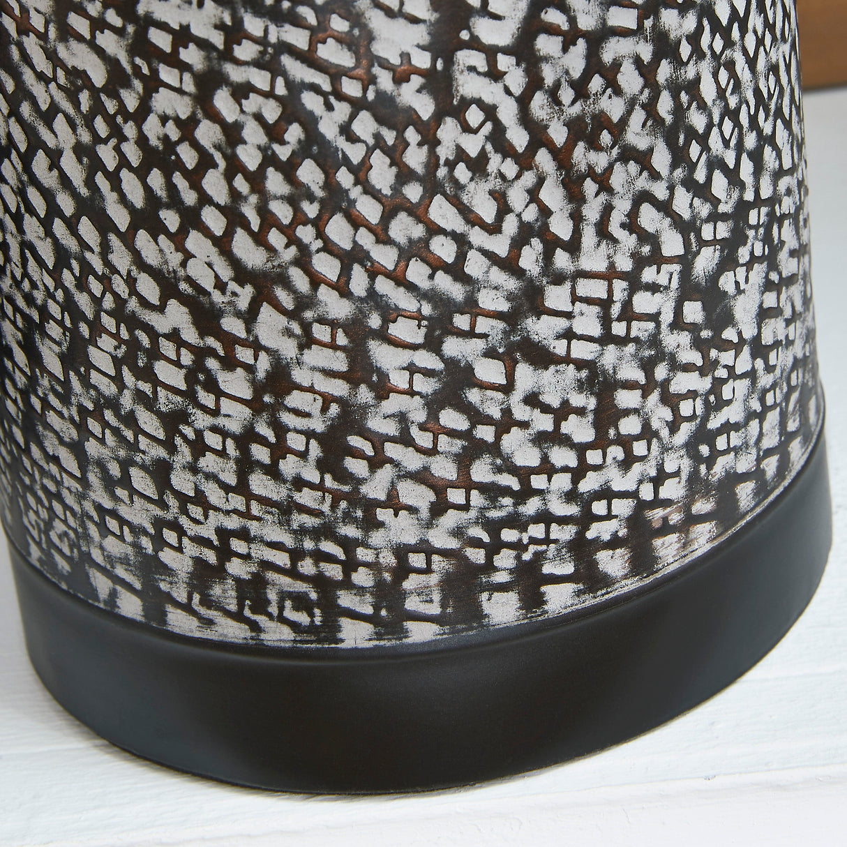 Ensemble de 2 lampes de table en métal martelé bronze antique 24 po. - Lanson