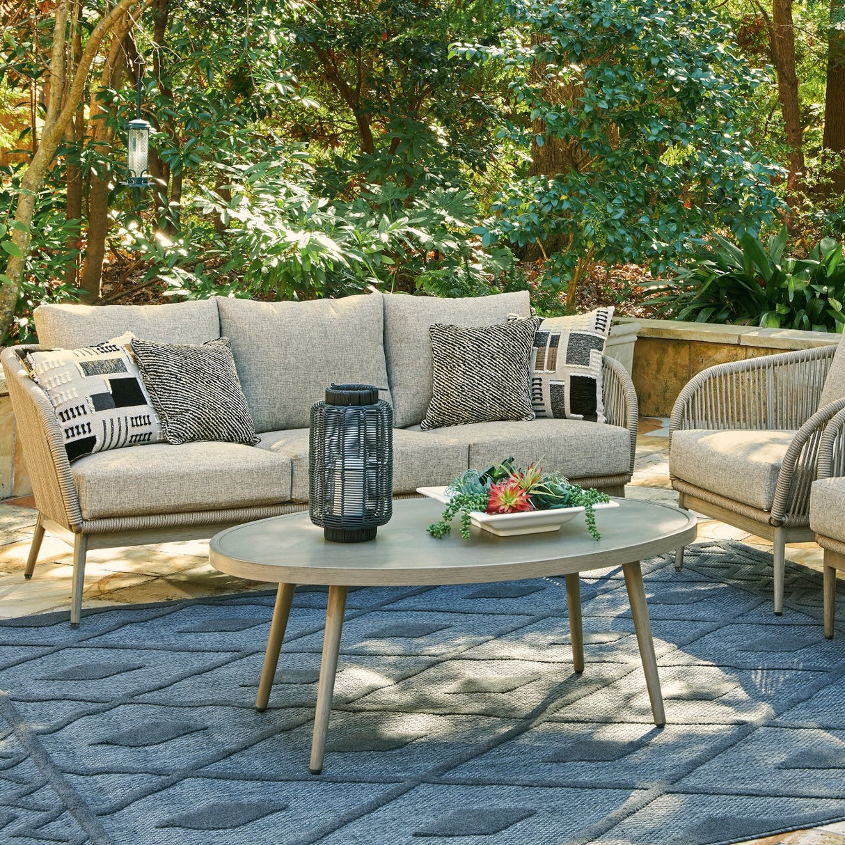 Table basse extérieure en bois brun clair et aluminium - Swiss Valley