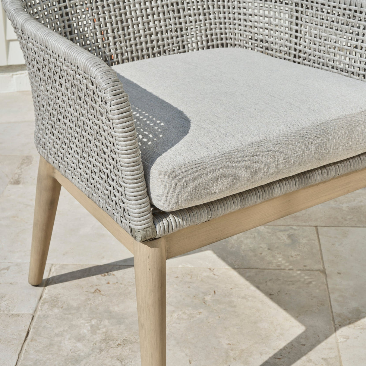 Ensemble de 2 chaises extérieures en tissu Nuvella et osier gris pâle - Seton Creek