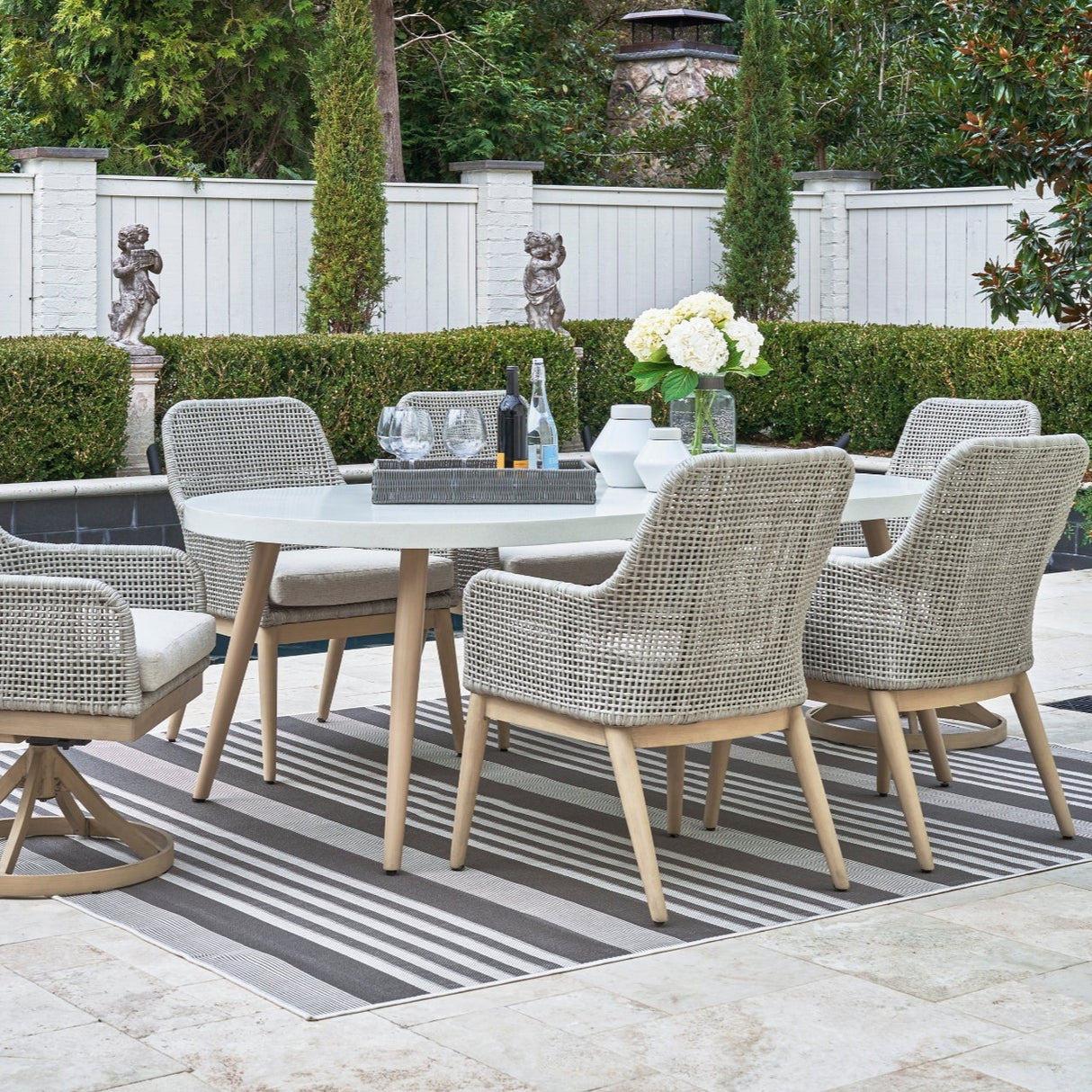 Ensemble de 2 chaises extérieures en tissu Nuvella et osier gris pâle - Seton Creek