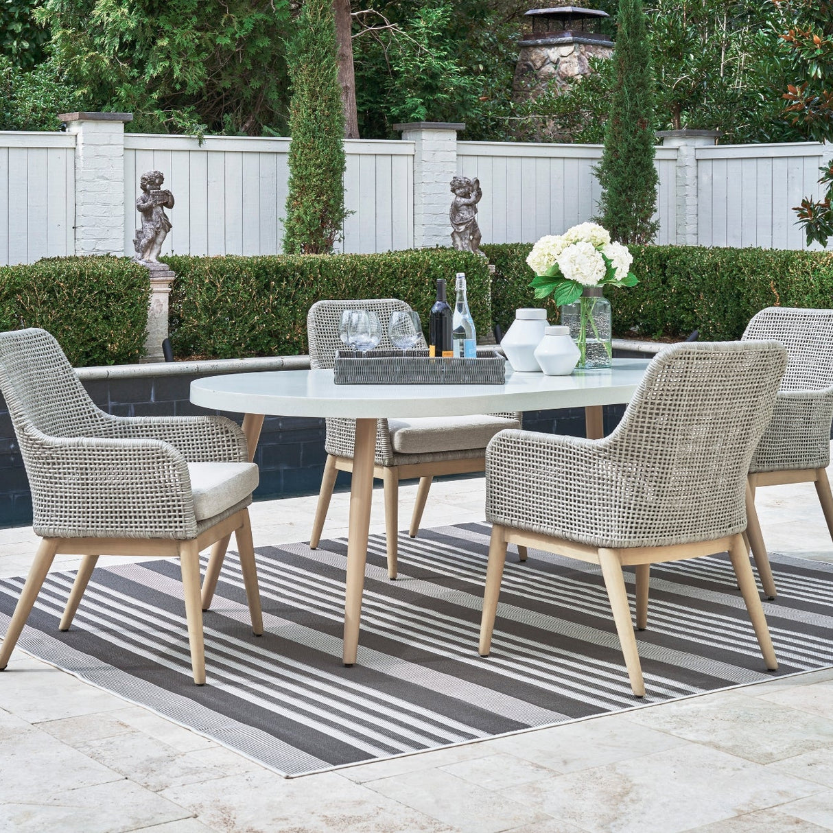 Table d'extérieure ovale 6 places - Seton Creek