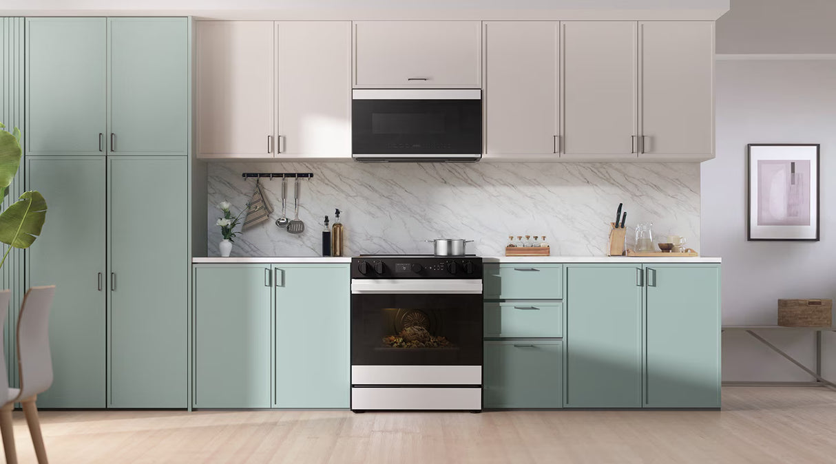 Cuisinière encastrable 30 po, 6,3 pi³ Inox - Série Bespoke avec Friture à l'air et Wi-Fi