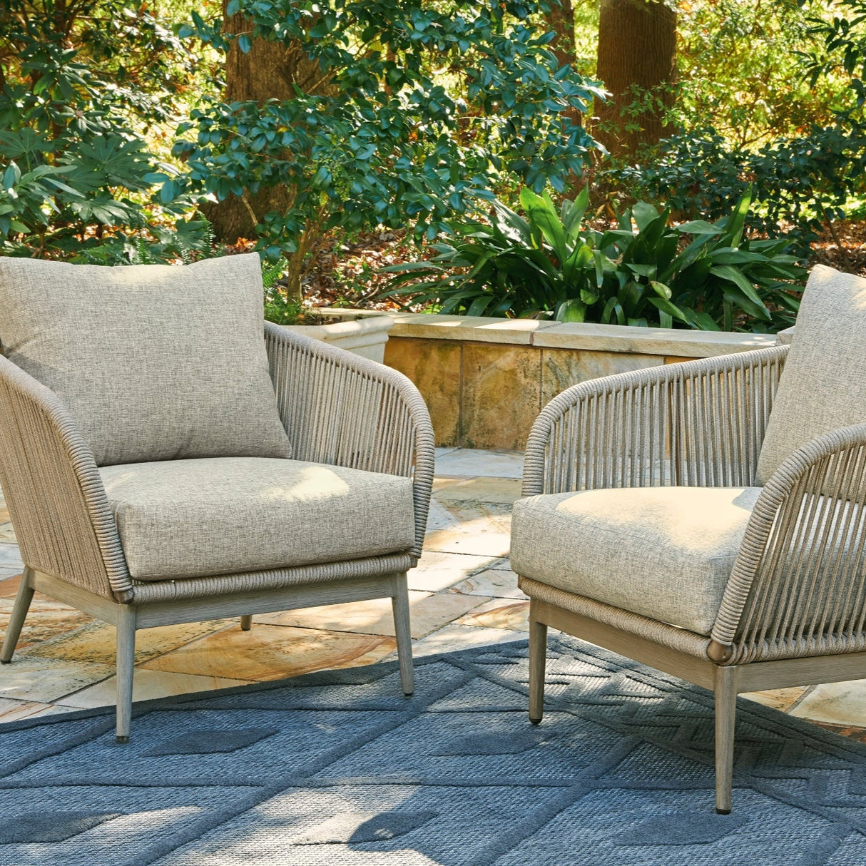 Ensemble de 2 fauteuils en faux bois beige - Swiss Valley