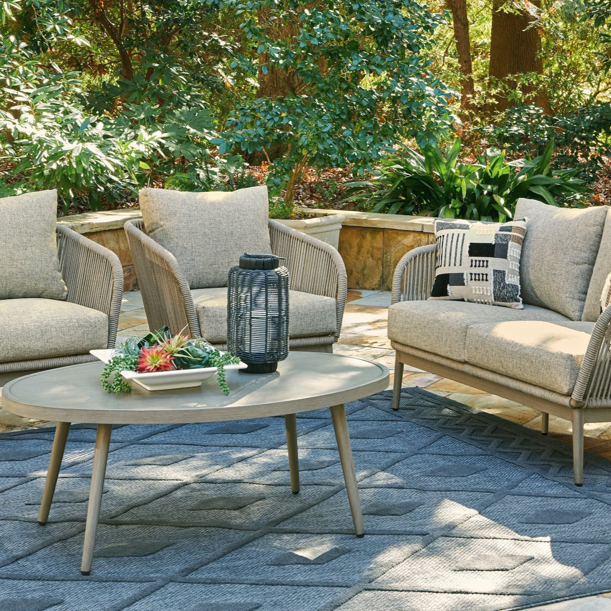 Ensemble de 2 fauteuils en faux bois beige - Swiss Valley