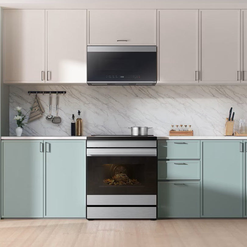 Cuisinière à induction encastrable 30 po, 6,3 pi³ Inox avec Air Fry, Nettoyage à la vapeur et Wi-Fi