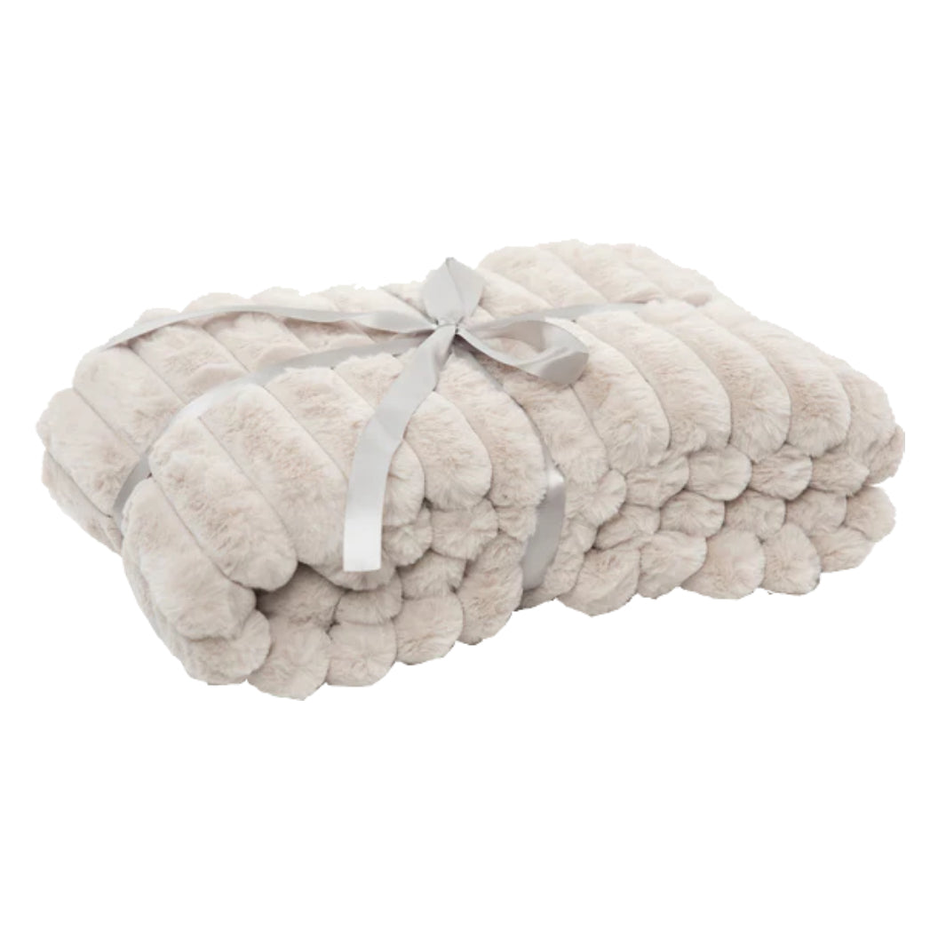 Jeté 50 x 60 po en fausse fourrure - Raya