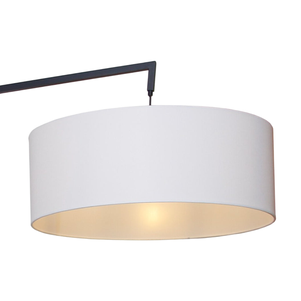 Lampe sur pied arquée en métal noir 87 po. - Brennin