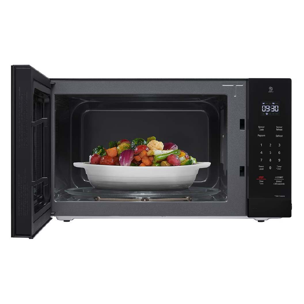 Micro-ondes de comptoir 1,5 pi³ - NeoChefMC avec cuisson par capteur