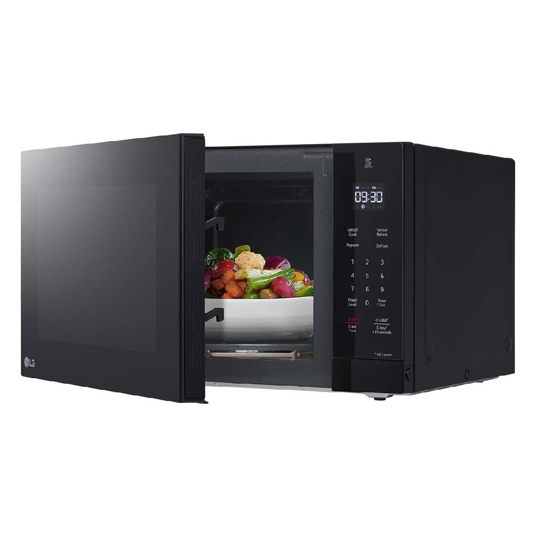 Micro-ondes de comptoir 1,5 pi³ - NeoChefMC avec cuisson par capteur