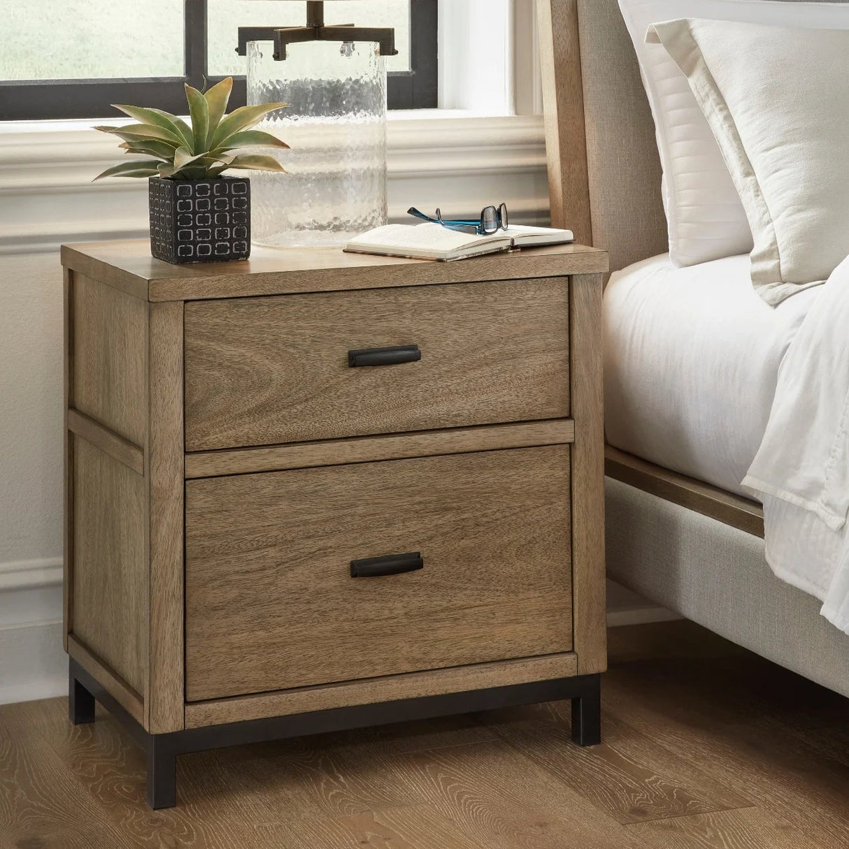 Table de chevet Brun clair en bois - Tomtyn