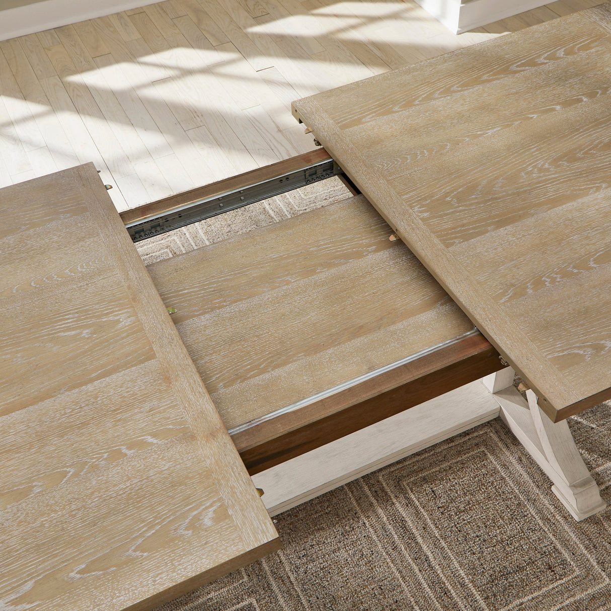 Table de salle à manger extensible en bois bicolore - Shaybrock