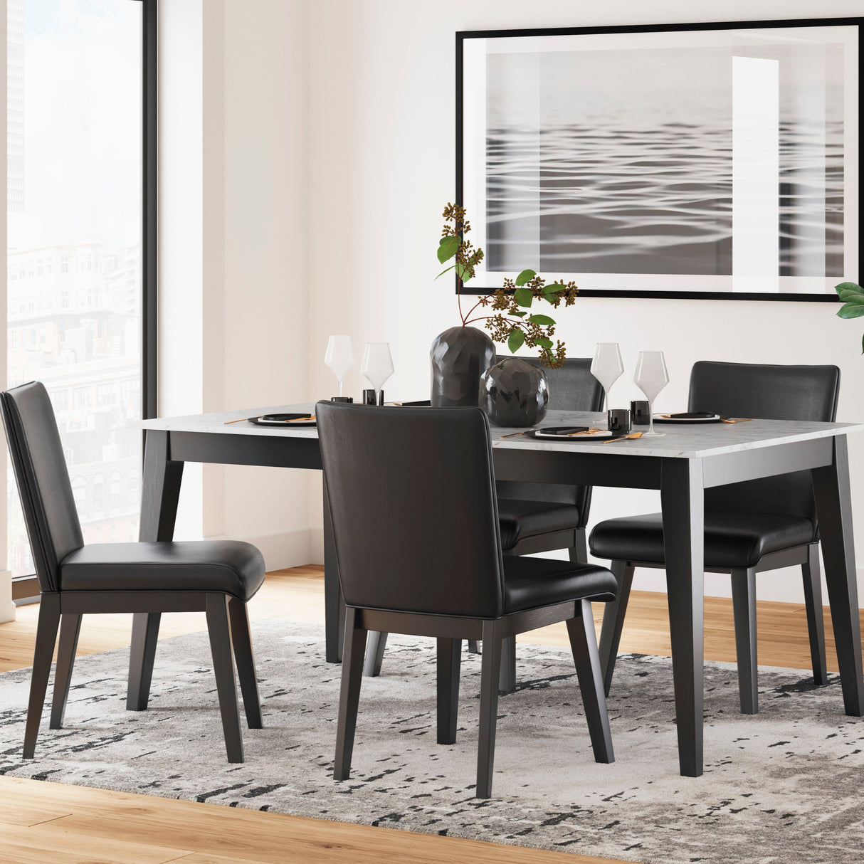 Ensemble de 2 chaises de salle à manger rembourrées aspect cuir noir - Jettaya