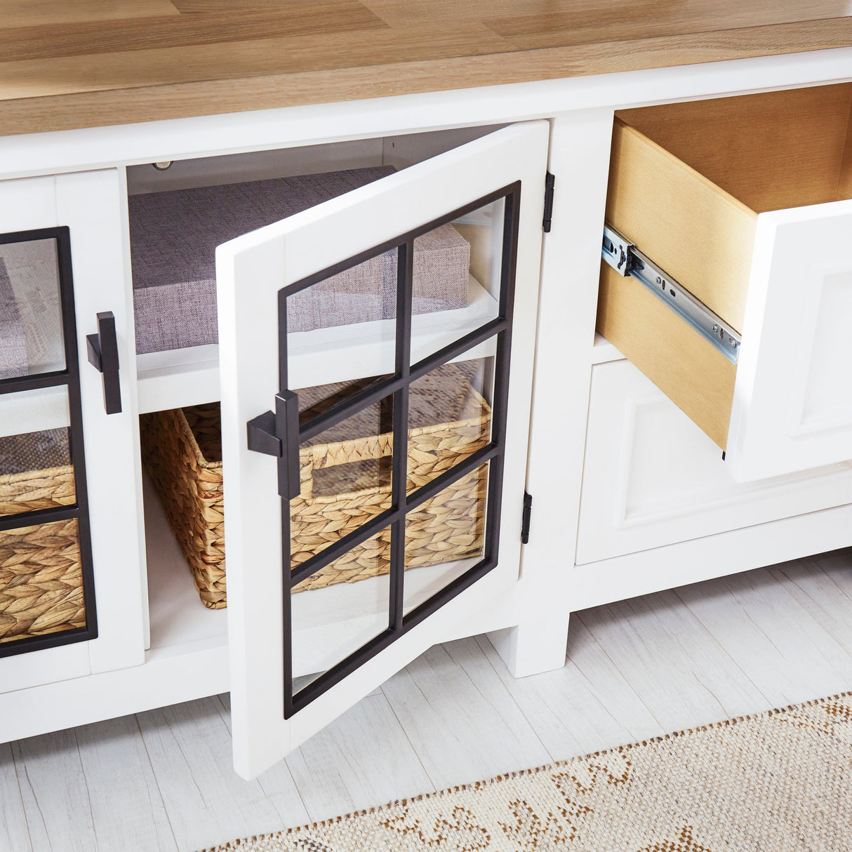 Meuble de télévision en bois et placage bicolore à 4 tiroirs - Ashbryn