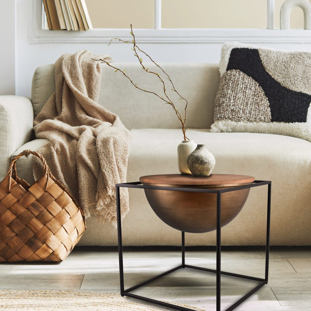 Table d'appoint en bois naturel demi-sphérique et métal noir - Celina