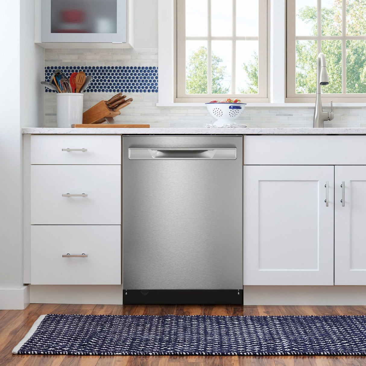 Lave-vaisselle encastrable 24 po. 45 dBA Inox avec CleanBoost™ & capteur DishSense™