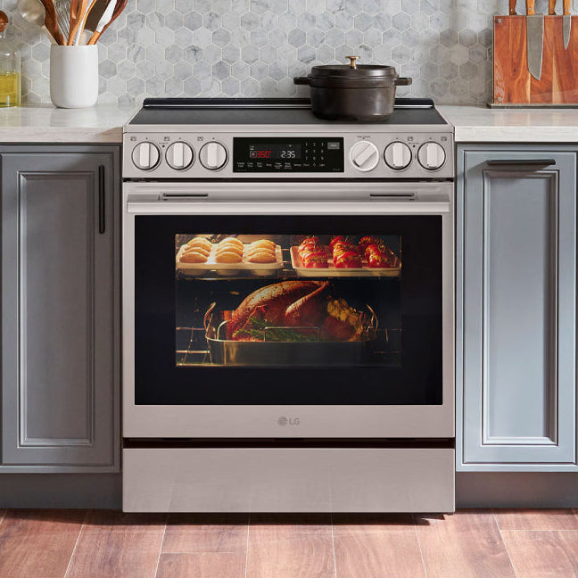 Cuisinière électrique encastrable 30 po, 6,3 pi³ Inox avec Convection ProBake®, InstaView® et Air Fry
