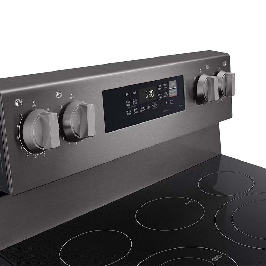 Cuisinière électrique 30 po, 6,3 pi³ Inox noir avec Convection ProBake®, Air Fry et Wi-Fi