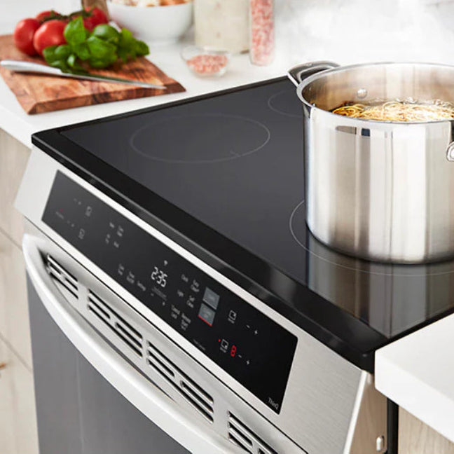 Cuisinière à induction encastrable 30 po, 6,3 pi³ Inox avec Convection ProBake®, Air Fry et Wi-Fi