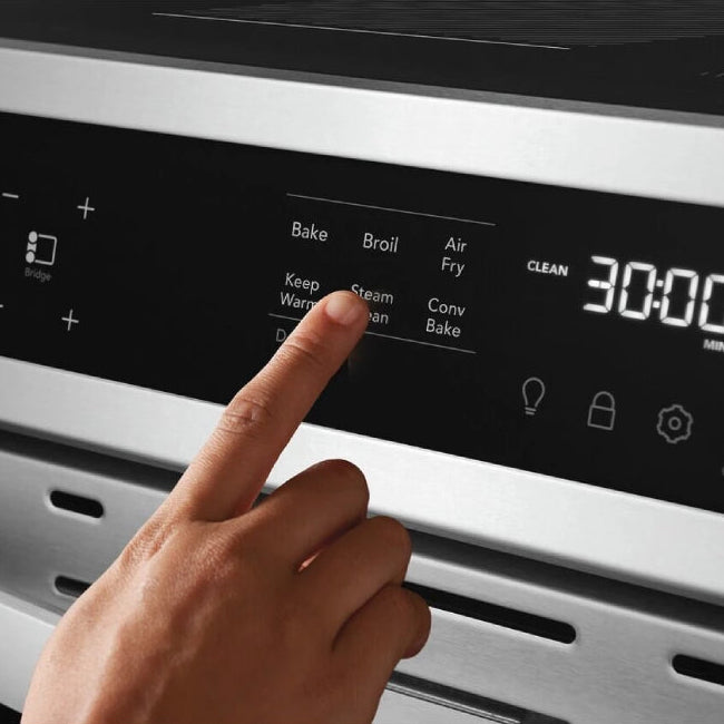 Cuisinière à induction encastrable 30 po, 5,3 pi³ Inox avec Convection, Air Fry et Nettoyage à la vapeur
