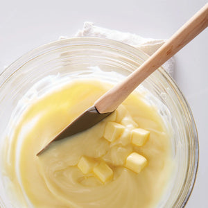 Spatule en silicone et en bois de hêtre